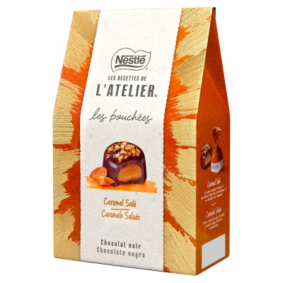 Nestlé l'Atelier étcsokoládé praliné karamellizált manduladarabokkal és sós karamellel